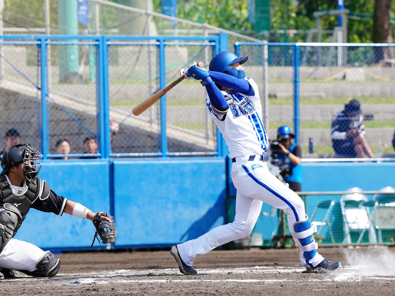 DeNA対ロッテ　6回裏DeNA無死、右飛に倒れる度会（撮影・江口和貴）