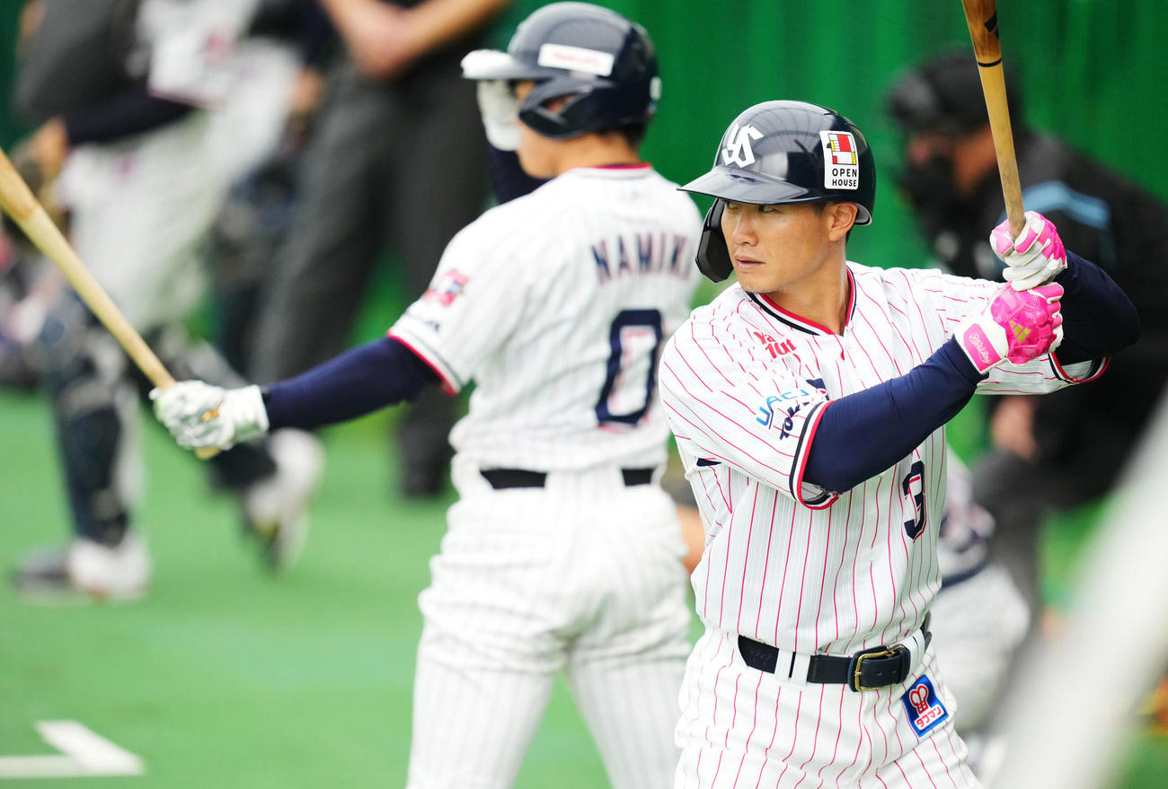 ヤクルト西川（2024年2月8日撮影）