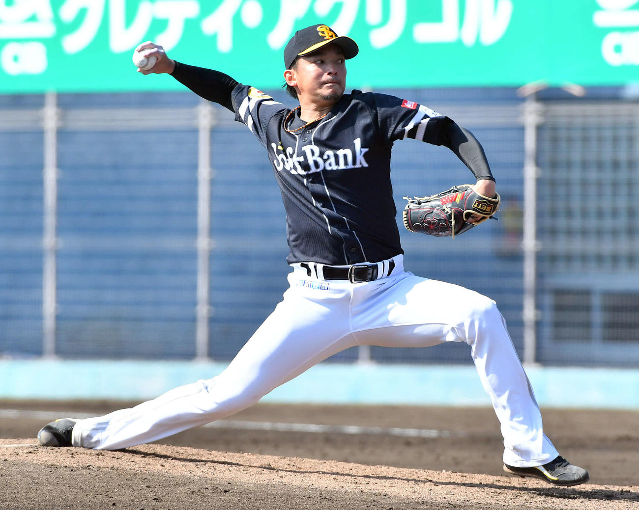 ソフトバンク紅白戦　紅組先発の東浜（撮影・岩下翔太）