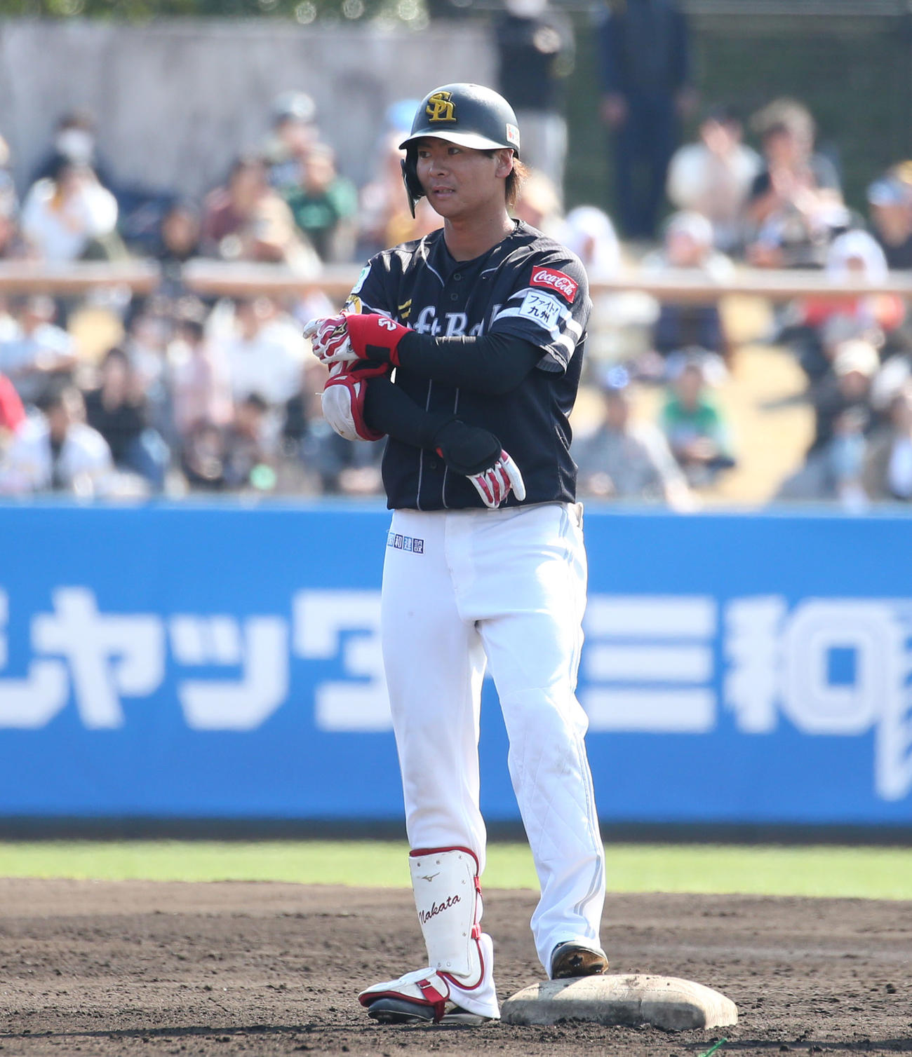 ソフトバンク紅白戦　3回表紅組無死、仲田は右越えに二塁打を放つ（撮影・冨田成美）