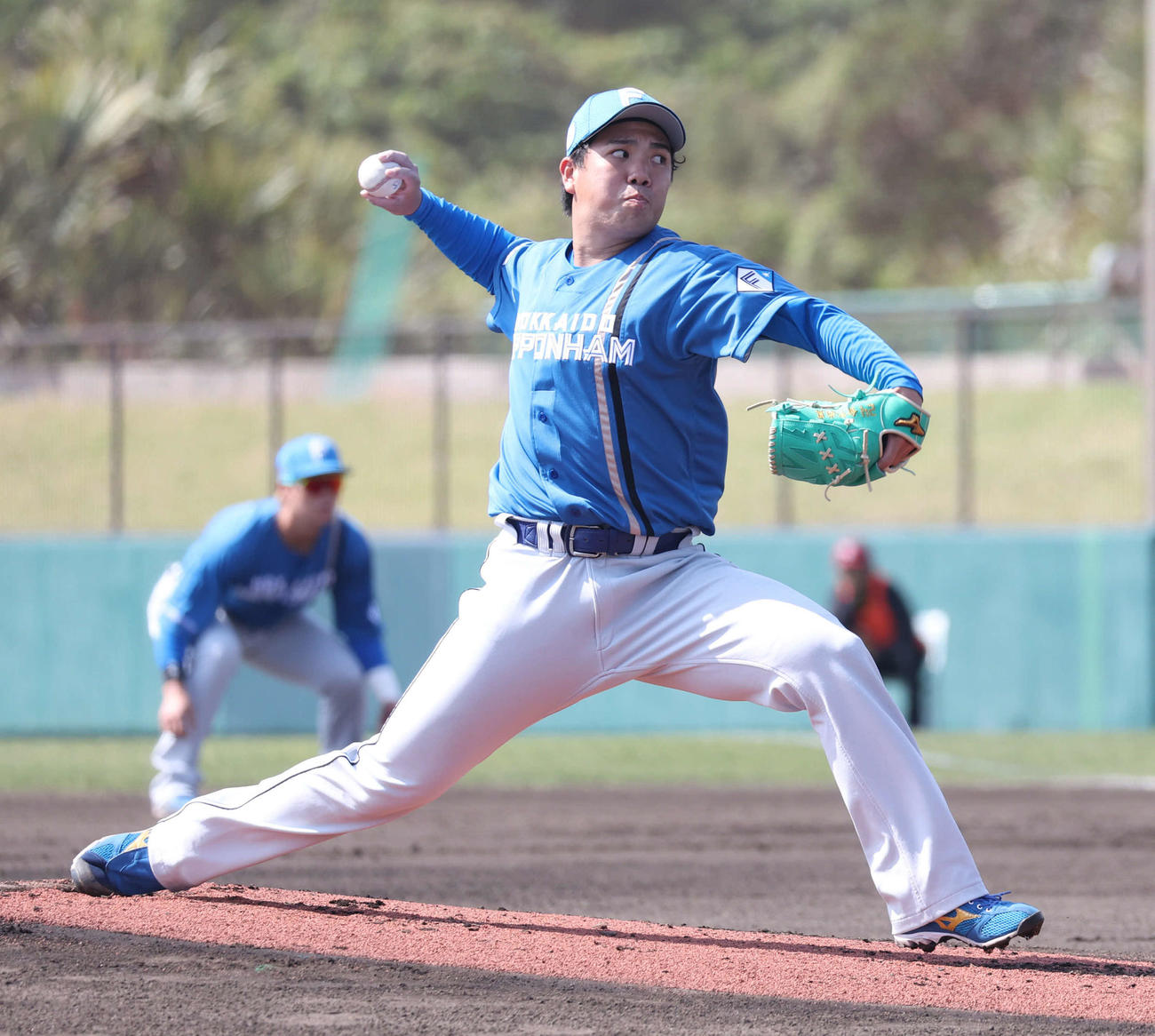 楽天対日本ハム　力投する日本ハム先発の金村（撮影・佐藤翔太）