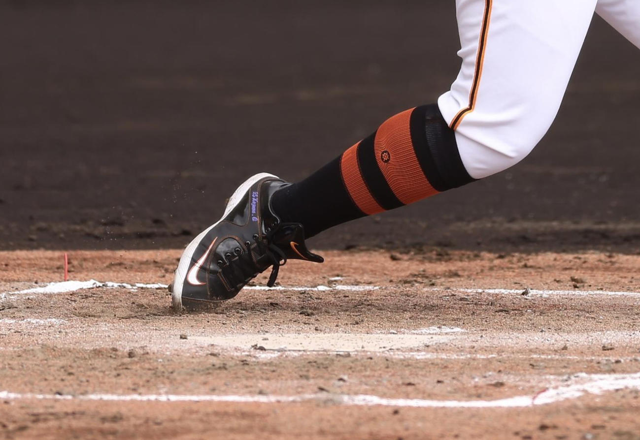 ストライクゾーンを試験的に一部可視化したホームベース