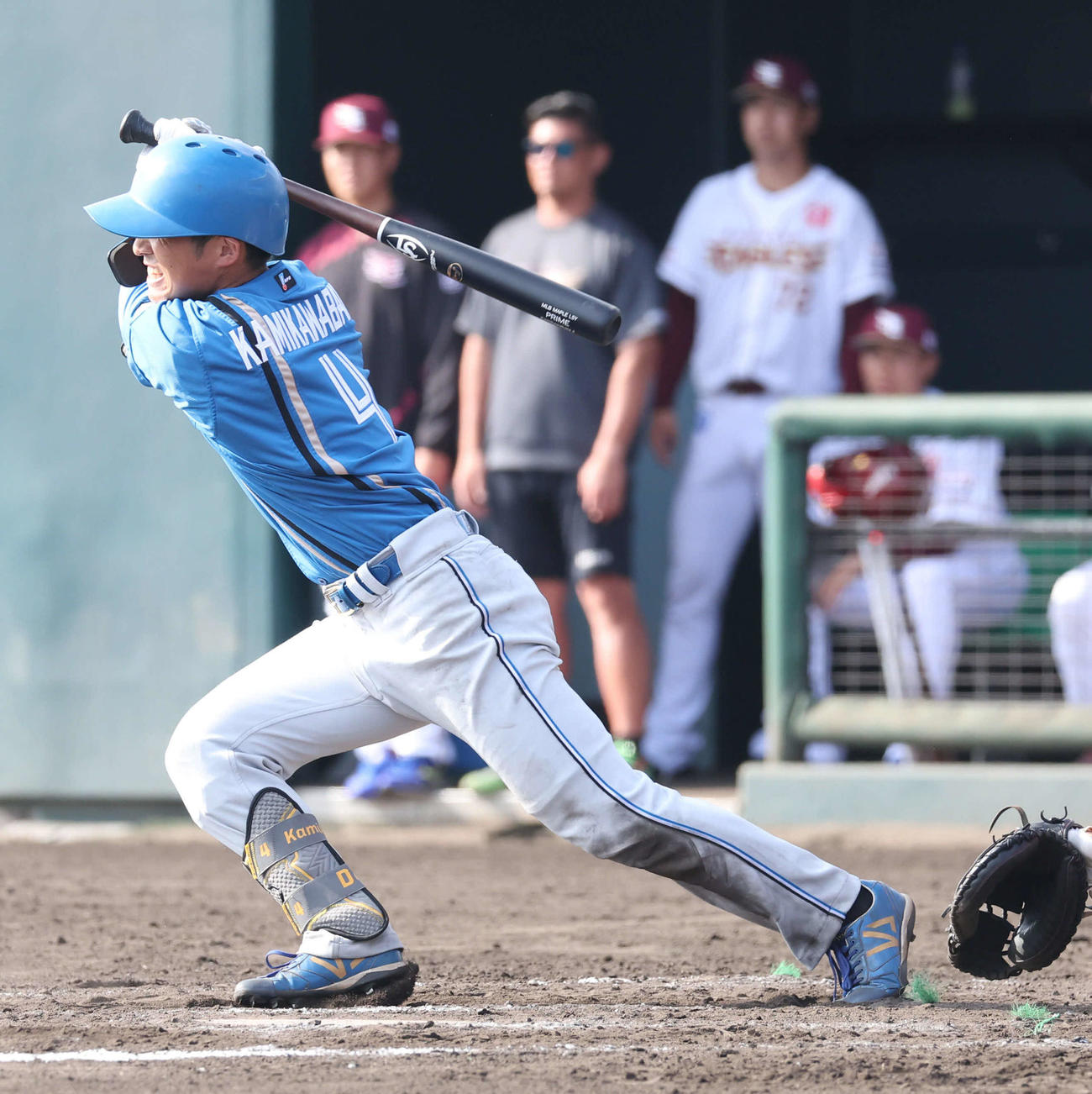 楽天対日本ハム　6回表日本ハム2死一塁、上川畑は右前打を放つ（撮影・佐藤翔太）