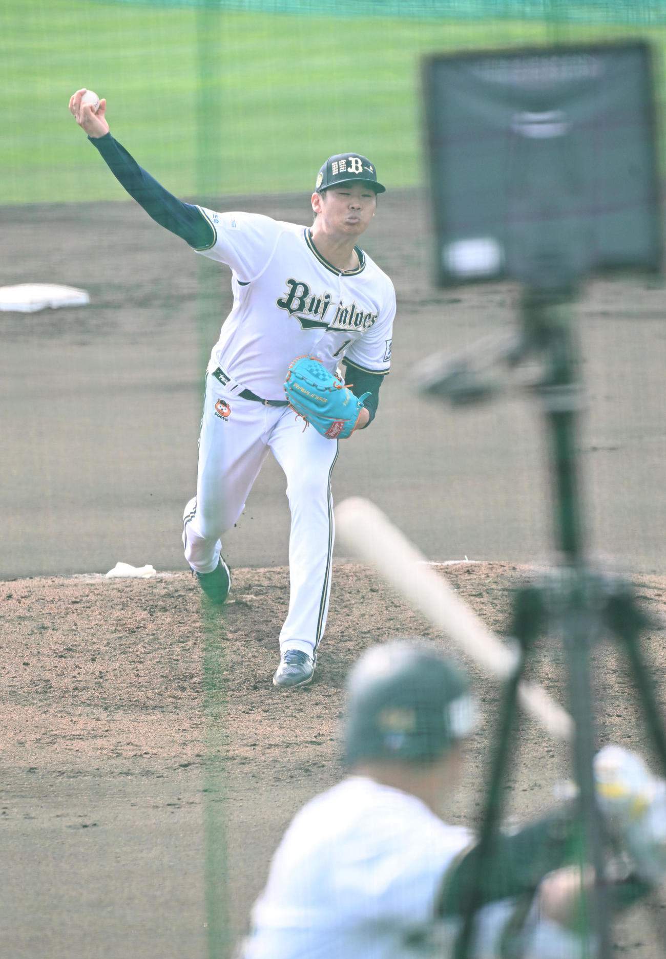 2度目のライブ打撃練習に登板するオリックス山下（撮影・和賀正仁）