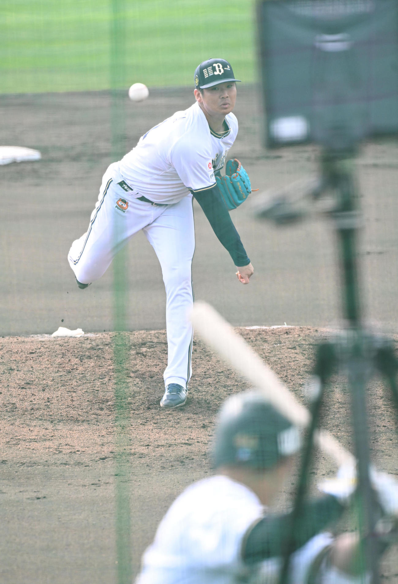 2度目のライブ打撃練習に登板するオリックス山下（撮影・和賀正仁）