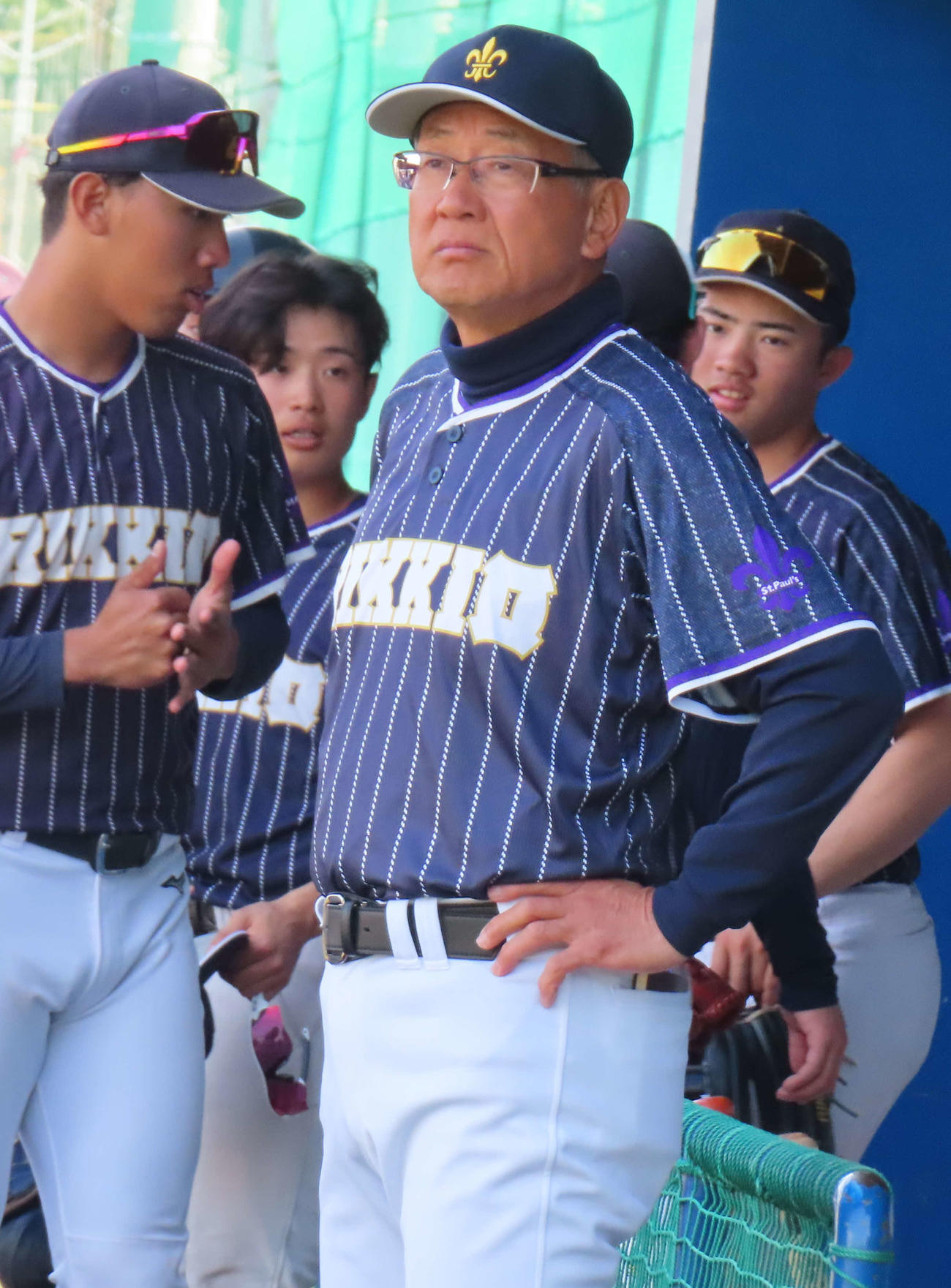 オープン戦初戦で指揮を執る立大・木村監督
