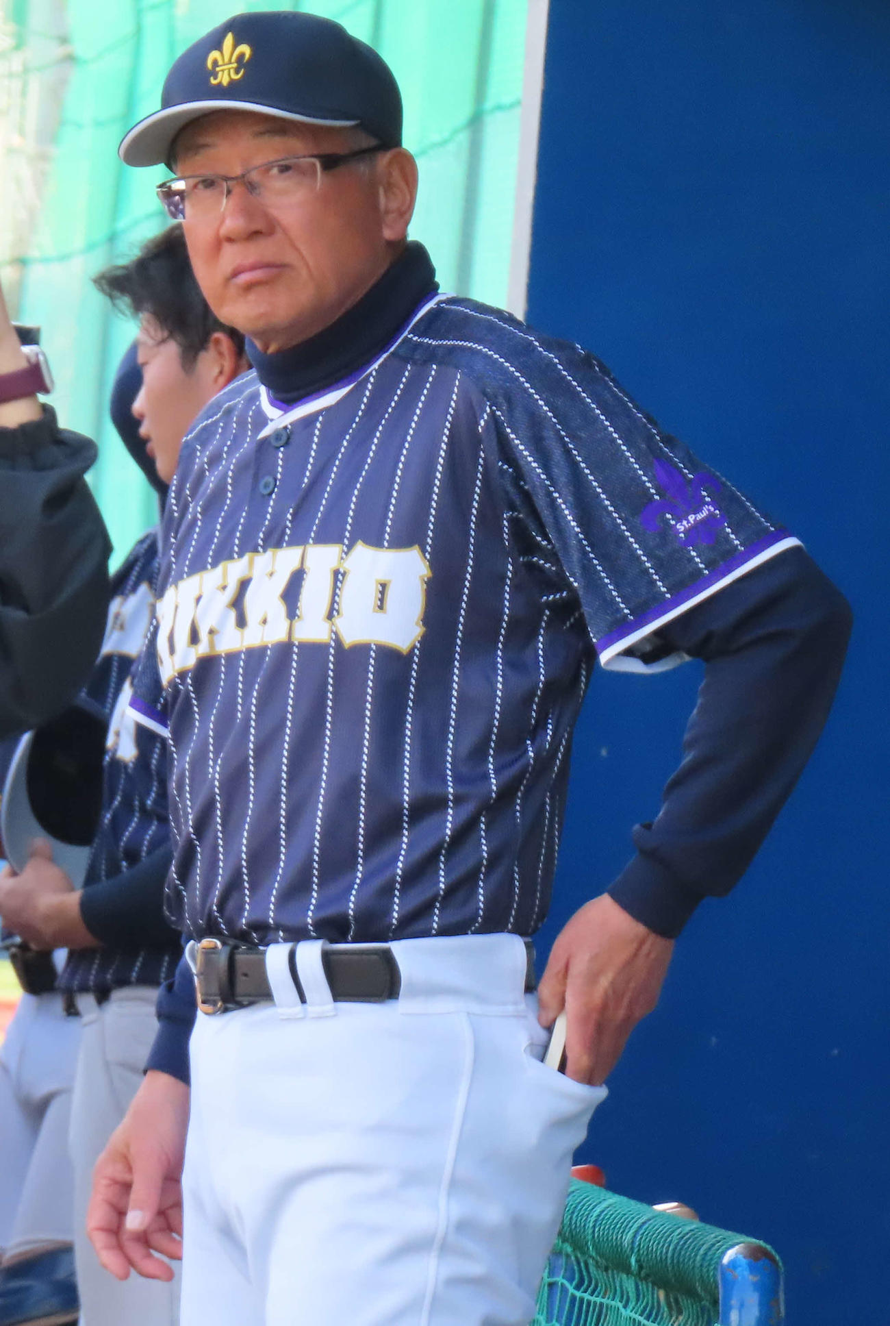 オープン戦初戦で指揮を執る立大・木村監督