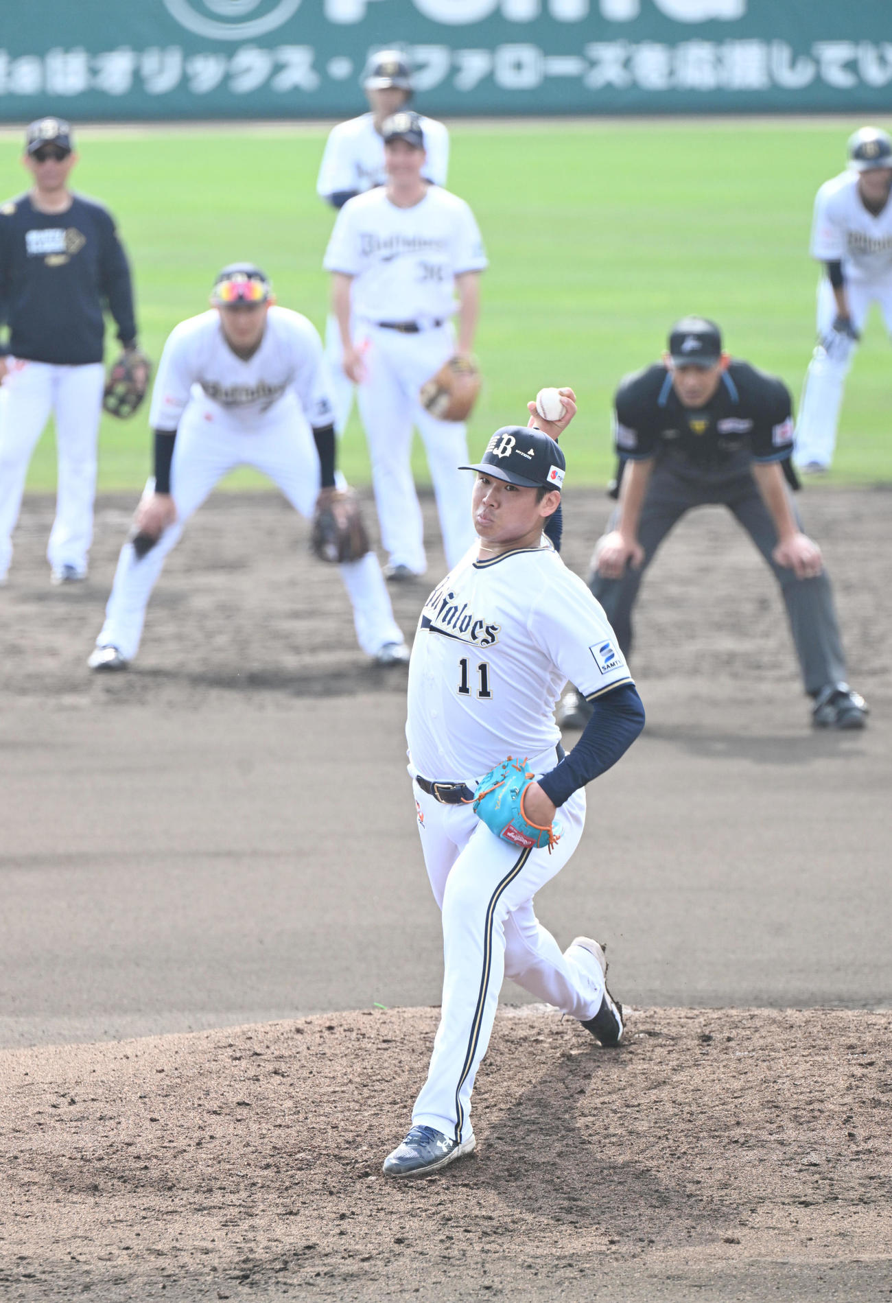 2度目のライブ打撃練習に登板するオリックス山下（撮影・和賀正仁）