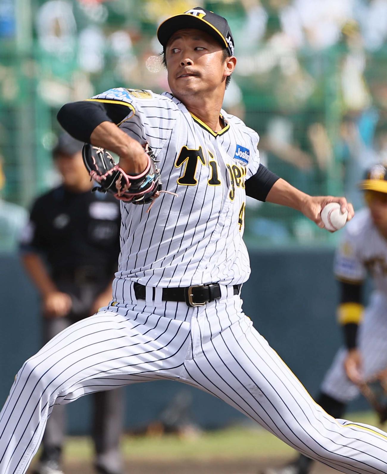 阪神対サムスン　4番手で登板する島本（撮影・上田博志）