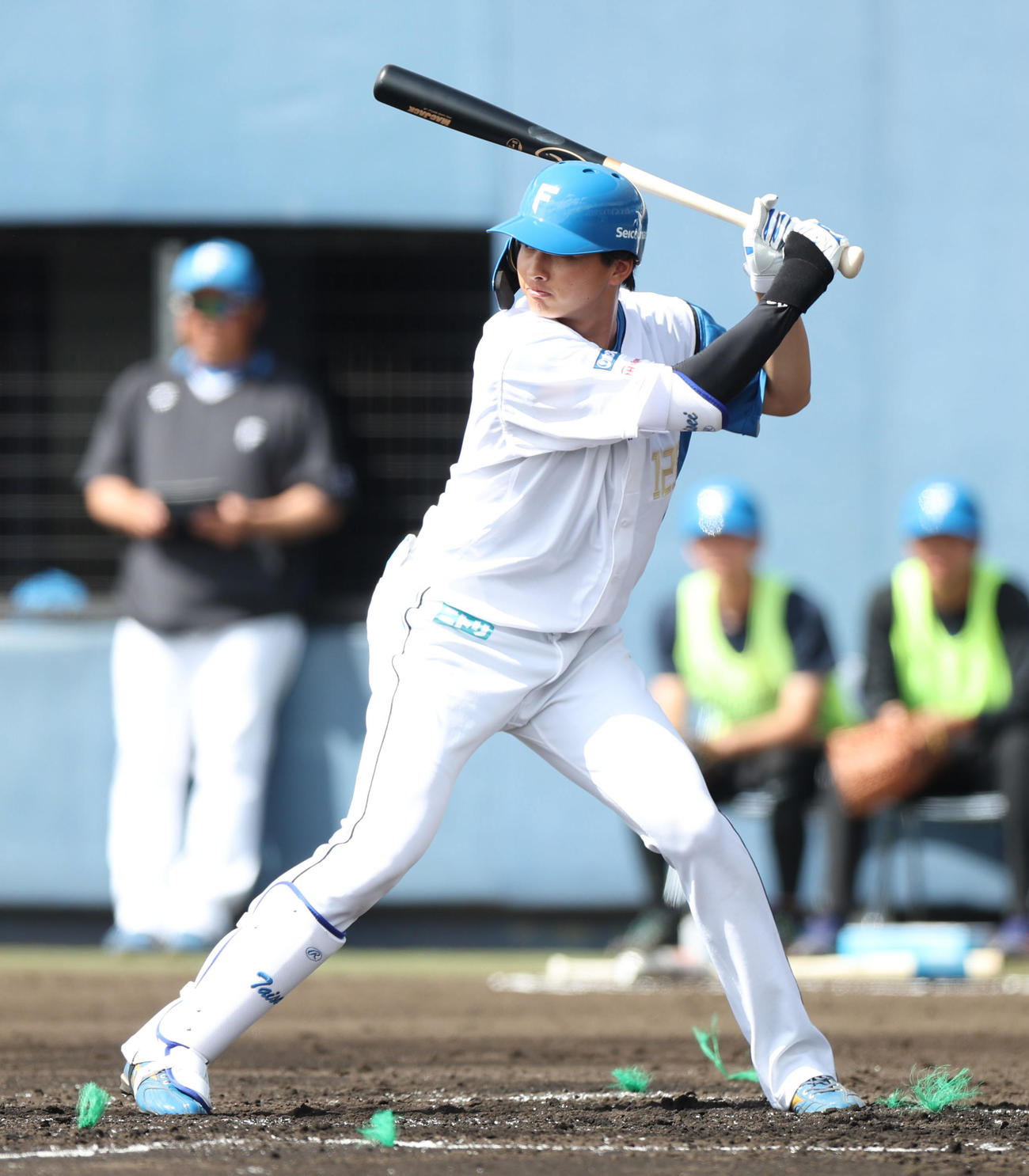 日本ハム対サムスン　2回裏日本ハム無死、打席に立ち構える藤田（撮影・佐藤翔太）