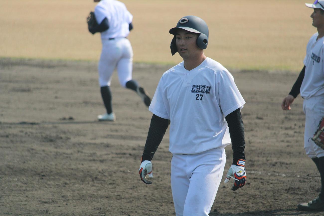 今秋ドラフト候補の中大・桜井亨佑外野手（撮影・金子真仁）