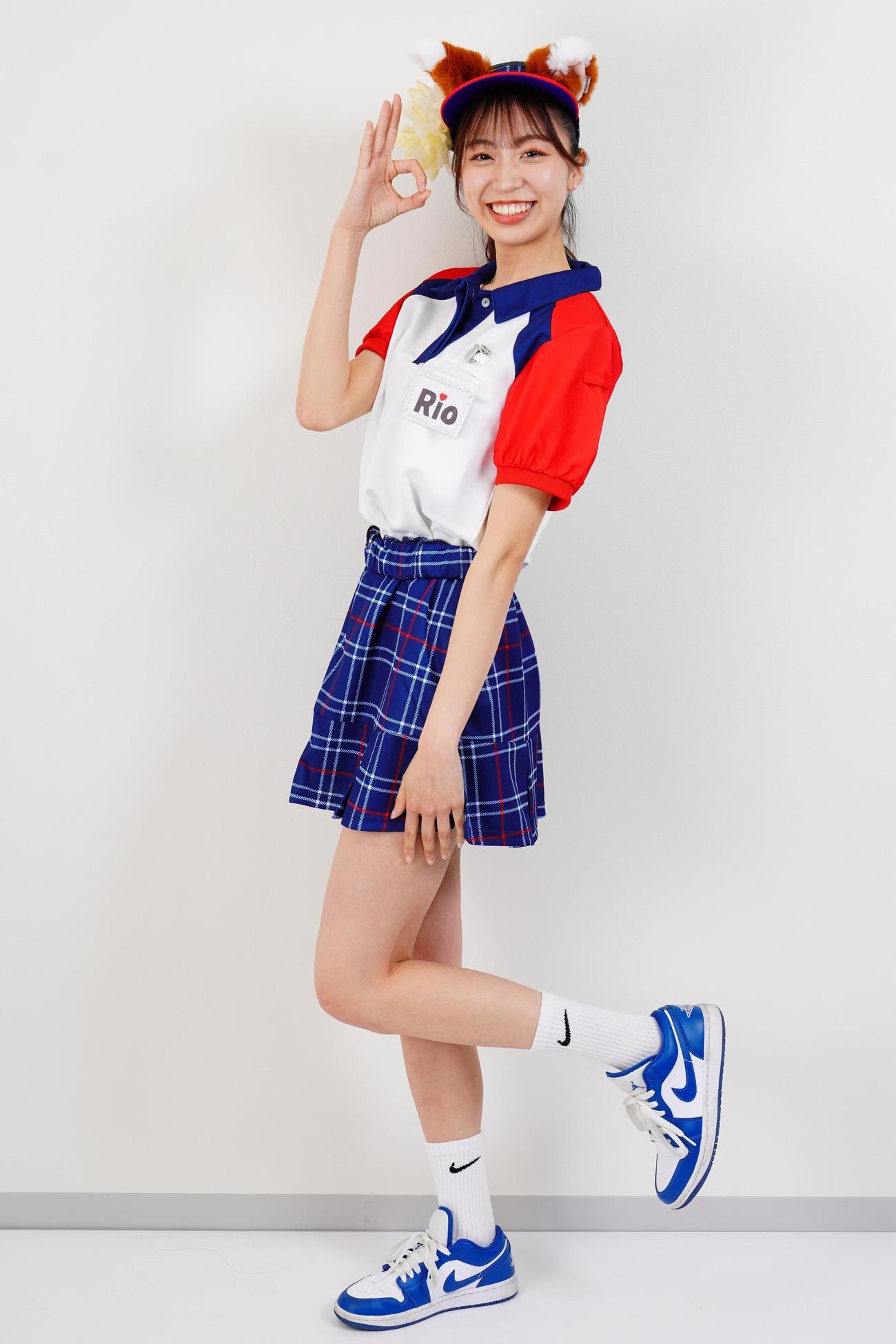 エスコンフィールドの売り子ユニホーム＜3＞