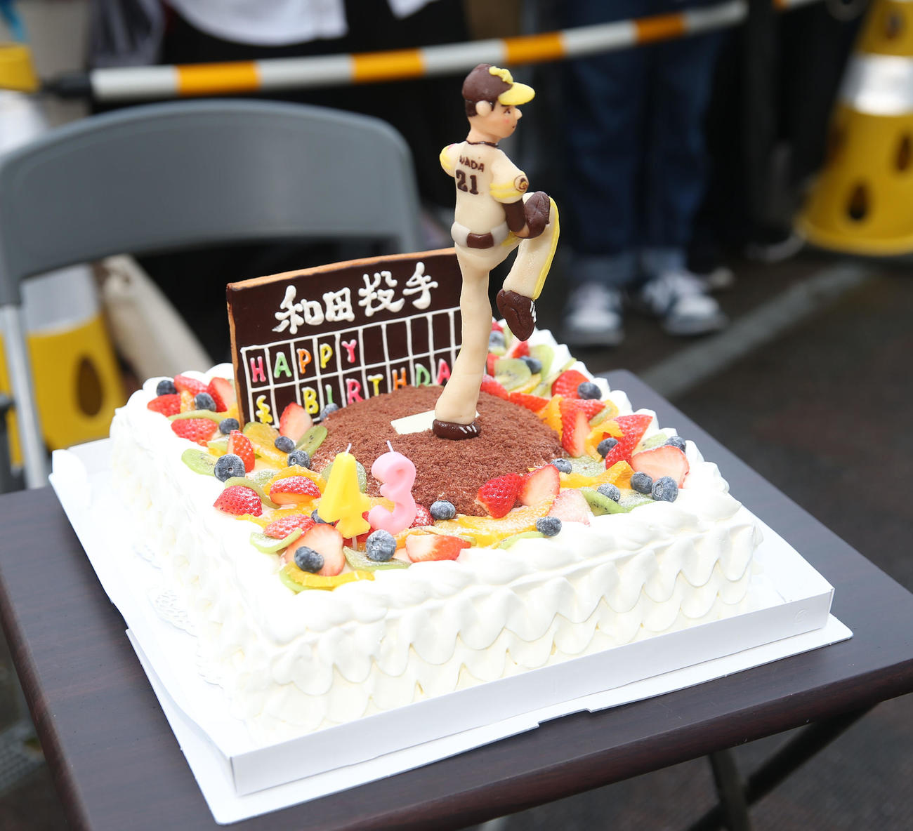 誕生日を迎えたソフトバンク和田、報道陣からケーキのプレゼント（撮影・冨田成美）