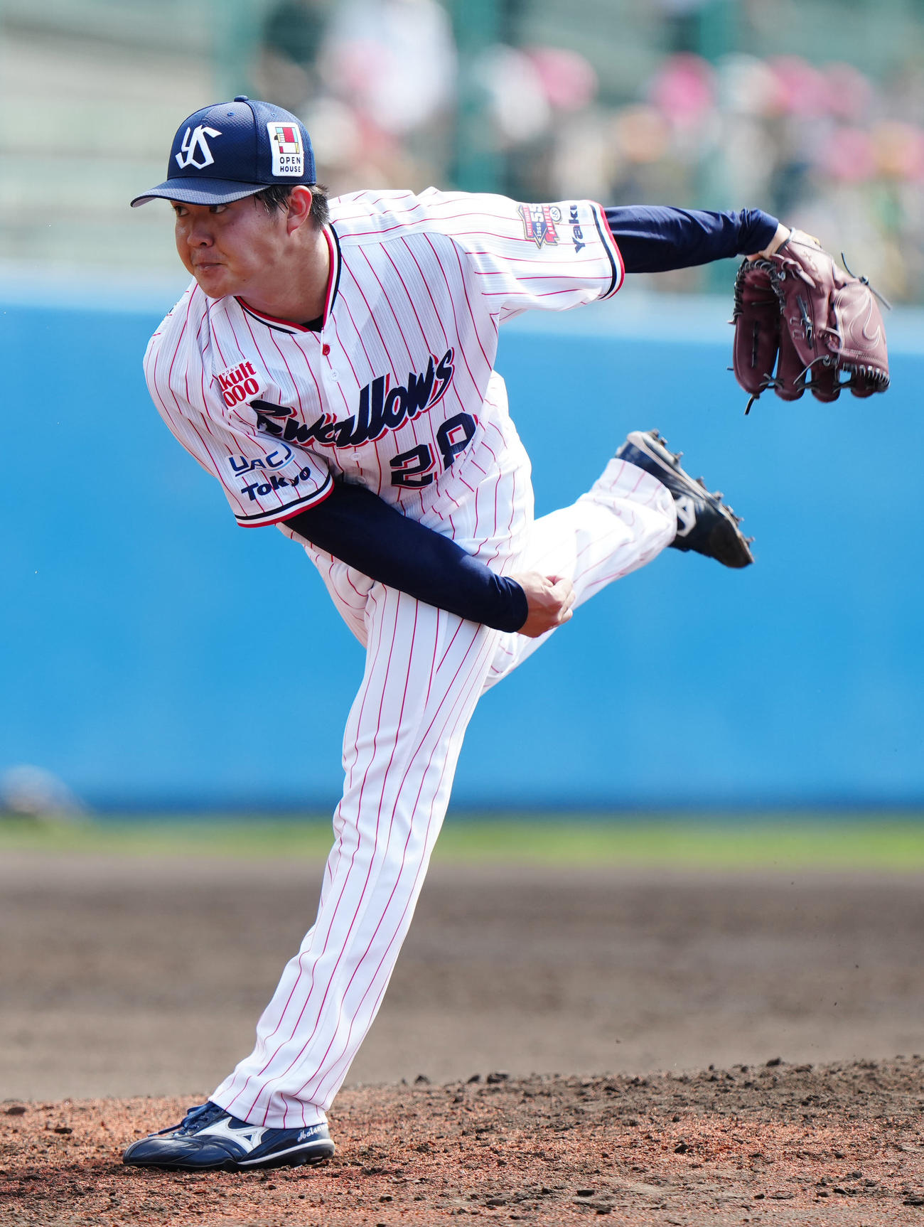 ヤクルト対楽天　ヤクルト2番手の松本健（撮影・江口和貴）