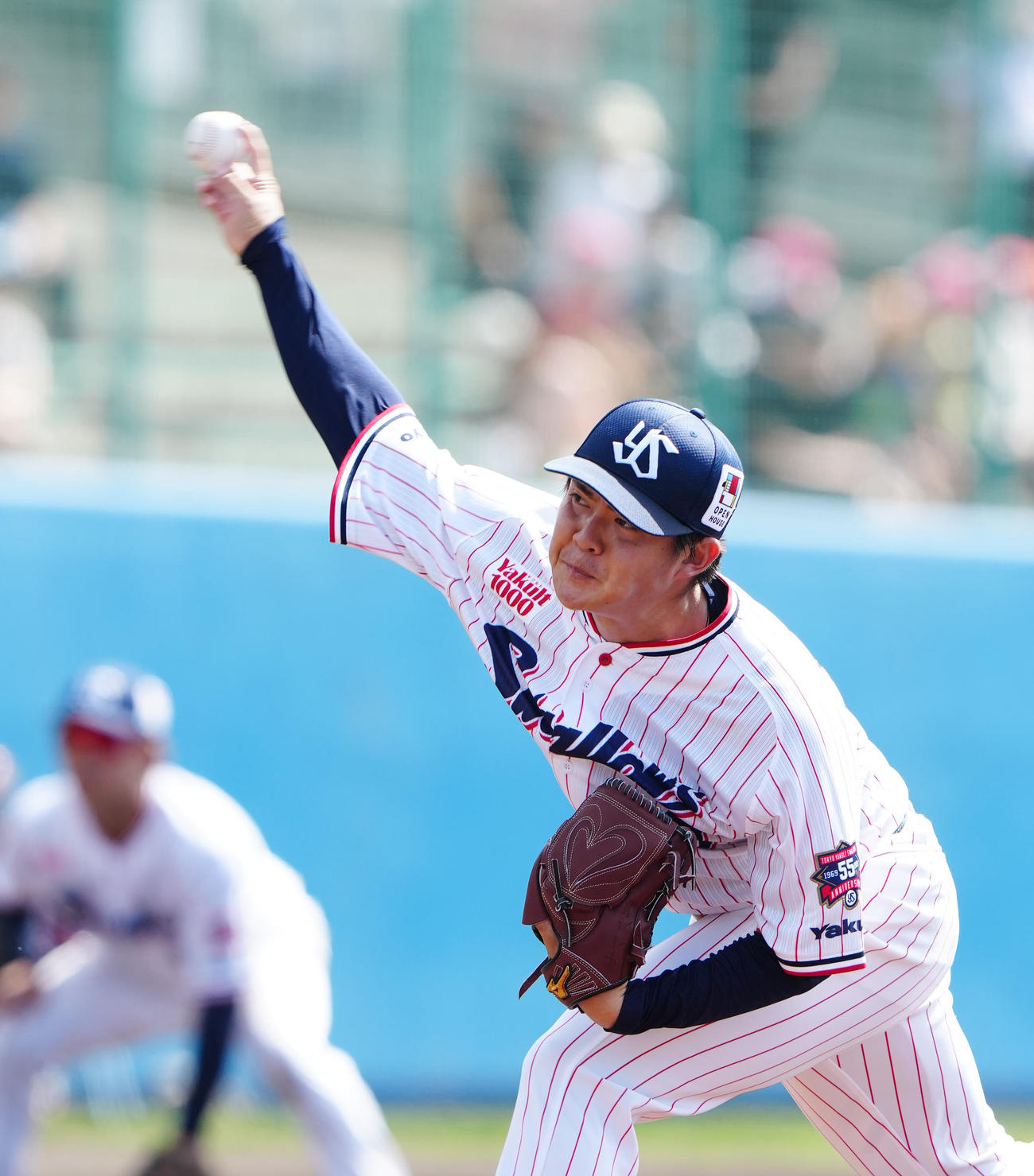 ヤクルト対楽天　ヤクルト2番手の松本健（撮影・江口和貴）