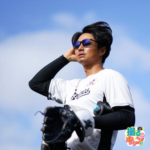 練習へ向かうロッテ唐川侑己（撮影・横山健太）