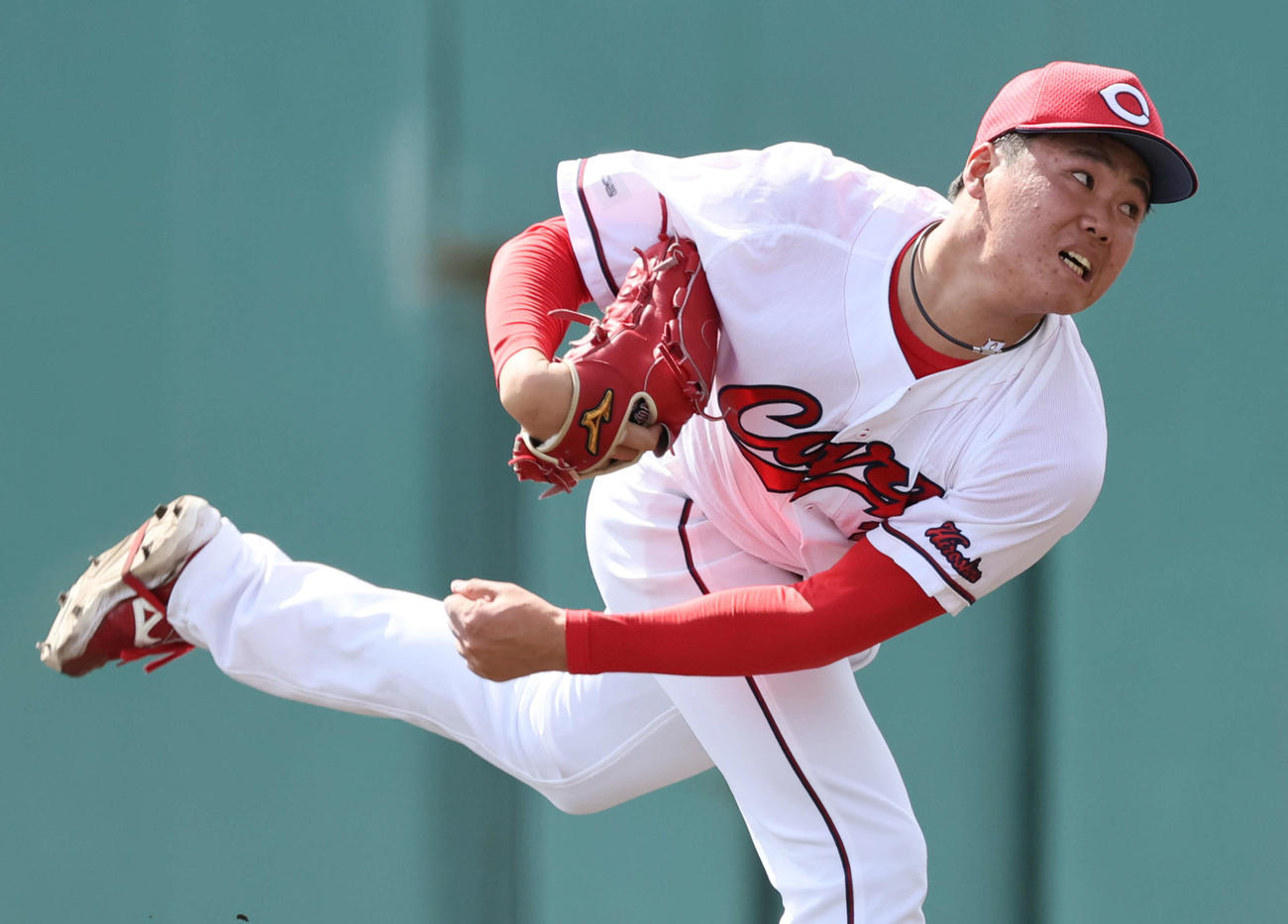 練習試合広島対DeNA 4回表DeNA、広島2番手、ドラフト2位の高（撮影・加藤孝規）