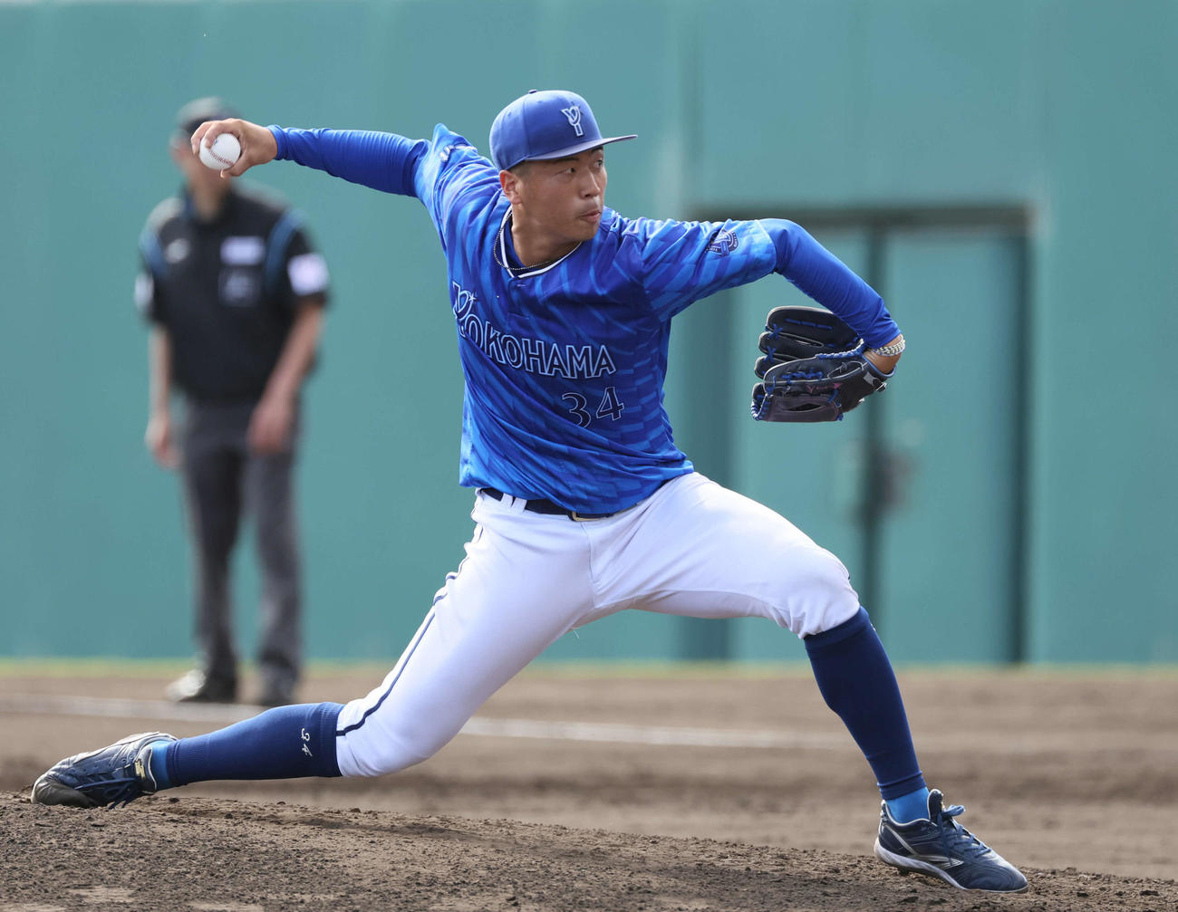 広島対DeNA 6回裏、DeNA3番手のドラフト2位松本凌は無失点（撮影・加藤孝規）