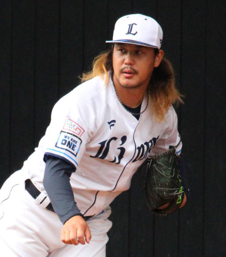 ブルペン投球を行った西武高橋（撮影・金子真仁）