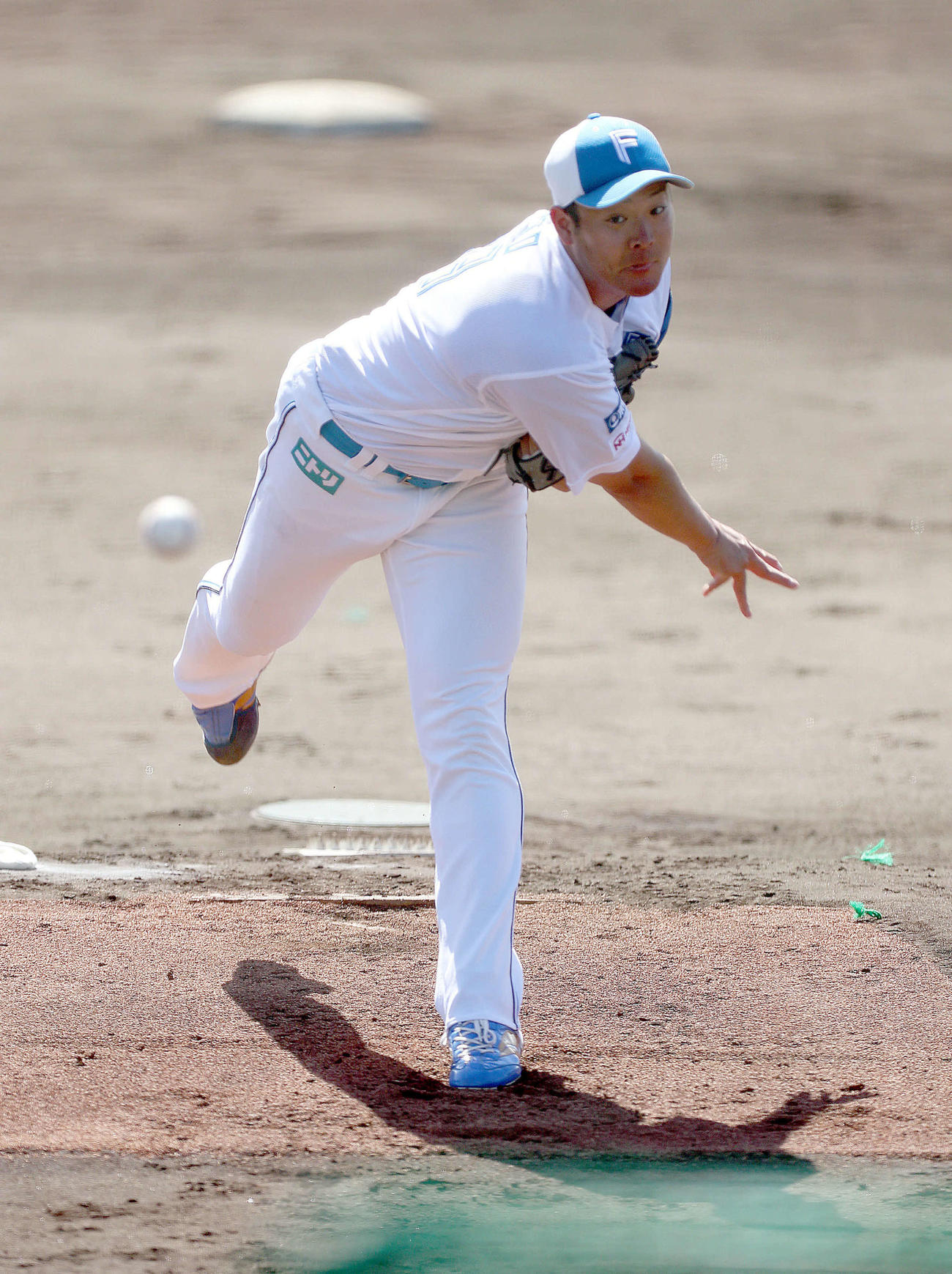 ライブBPで登板する日本ハム斎藤友（撮影・佐藤翔太）