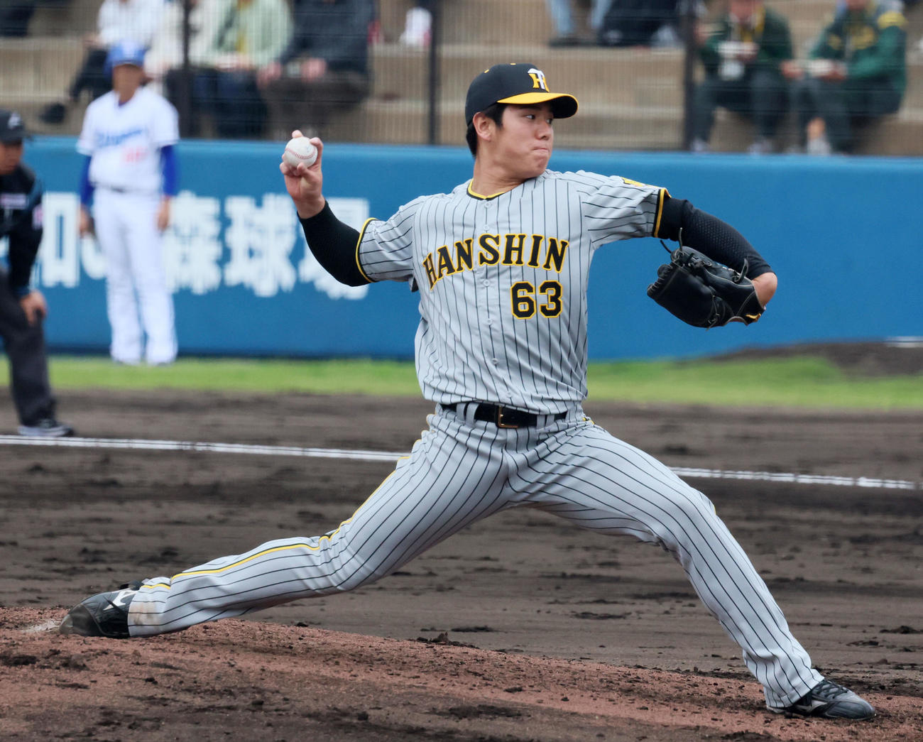 阪神石黒佑弥（2024年2月16日撮影）