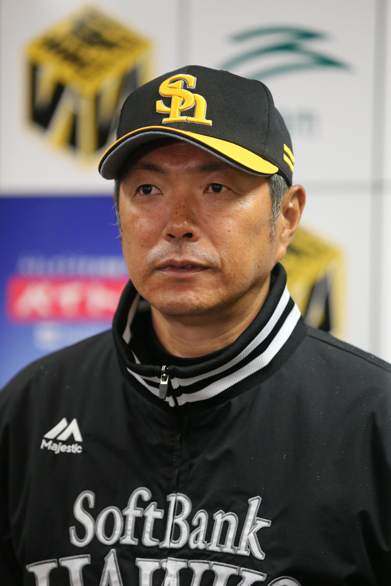 キャンプを終え報道陣の質問に応える小久保監督（撮影・梅根麻紀）