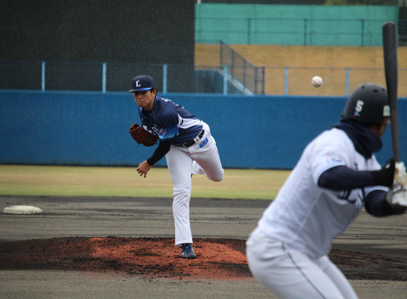 紅白戦で実戦デビューした西武ドラフト1位武内（撮影・金子真仁）