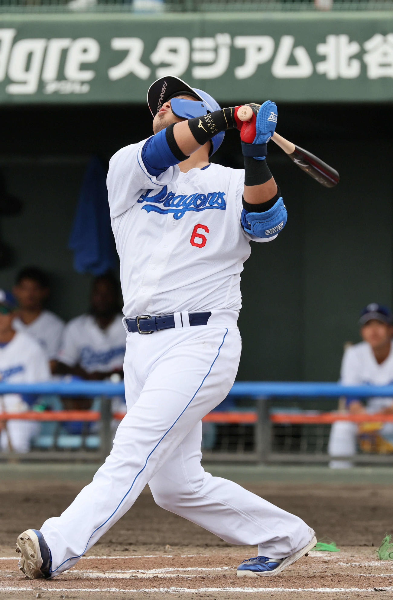 中日対広島　1回裏中日2死一塁、中田は捕邪飛（撮影・加藤孝規）