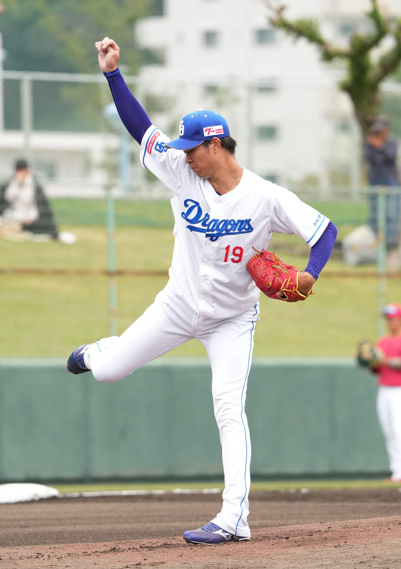 中日対広島　1回表、登板する中日先発の高橋宏（撮影・森本幸一）