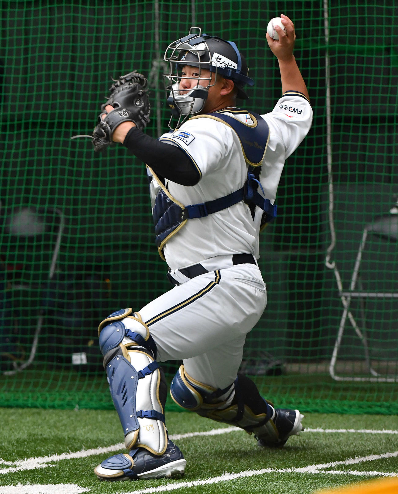 ブルペンで送球練習を行うオリックス森（撮影・岩下翔太）
