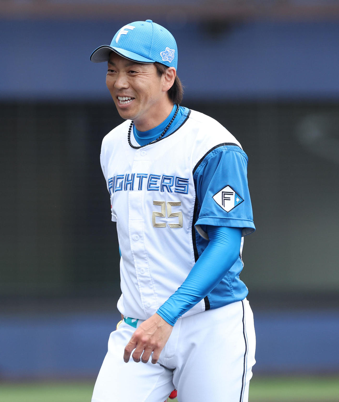 日本ハム対サムスン　3回表を無失点に抑え笑顔でベンチに戻る日本ハム宮西（撮影・佐藤翔太）