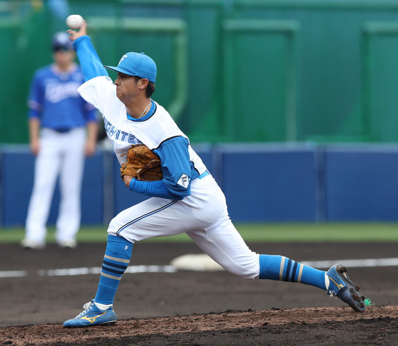 日本ハム対サムスン　日本ハム5番手の田中瑛（撮影・佐藤翔太）