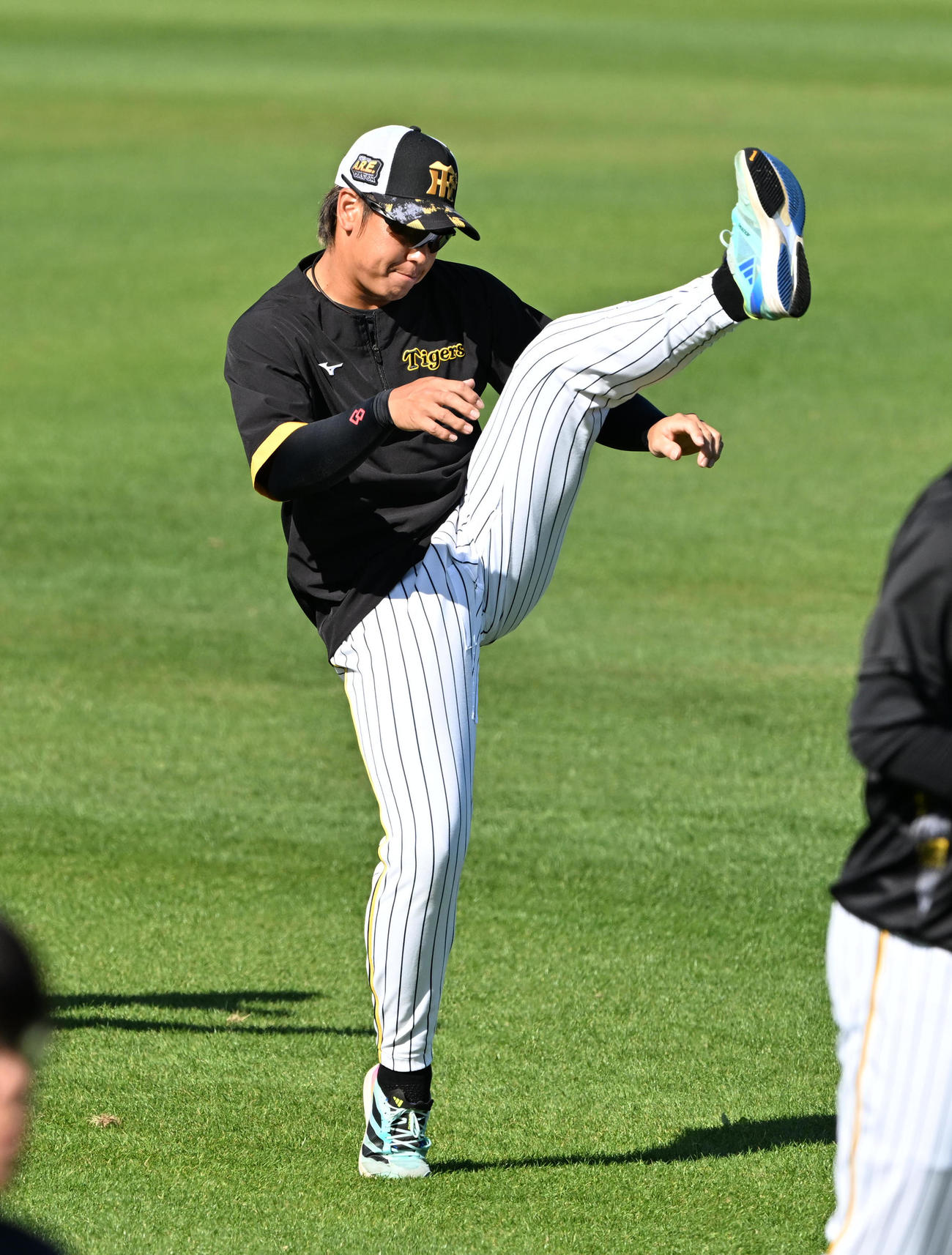アップを行う阪神梅野（撮影・前岡正明）