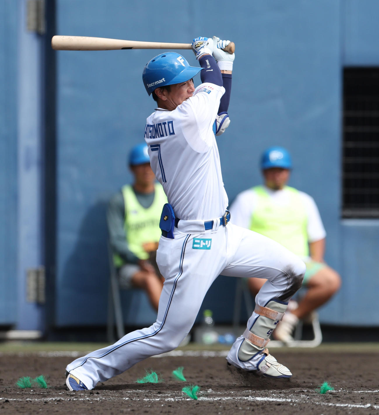 日本ハム対DeNA 5回裏日本ハム無死二、三塁、松本剛は中前適時打を放つ（撮影・佐藤翔太）