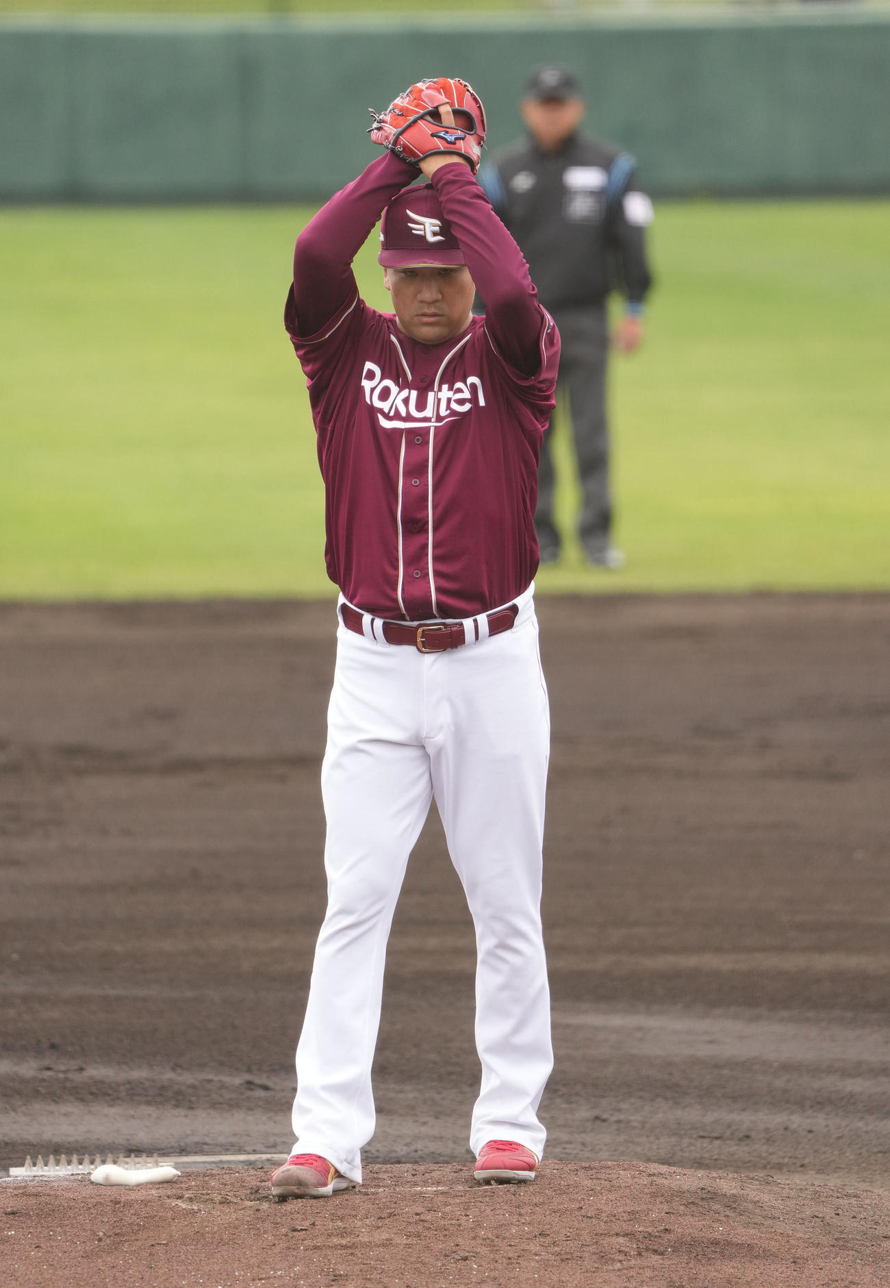 中日対楽天　1回裏、登板する楽天先発の田中将（撮影・森本幸一）
