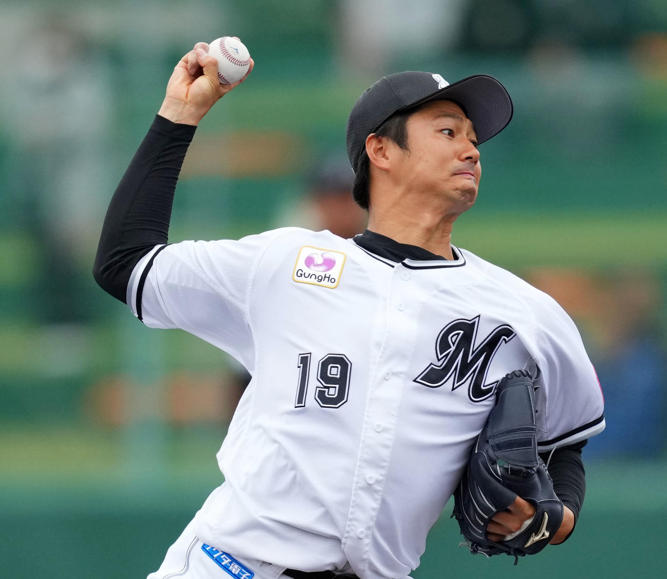 ロッテ対ロッテジャイアンツ　2回表から登板したロッテ唐川（撮影・横山健太）
