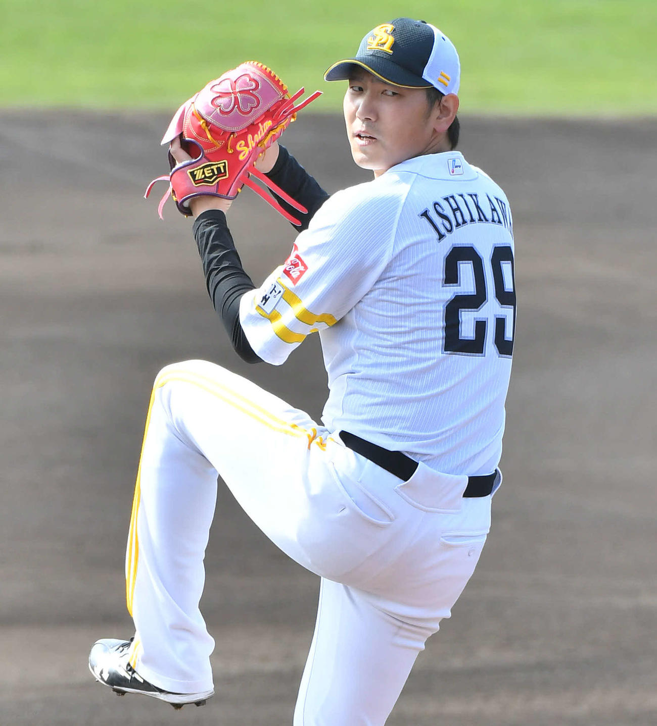 2月8日、打撃投手で登板したソフトバンク石川（撮影・岩下翔太）