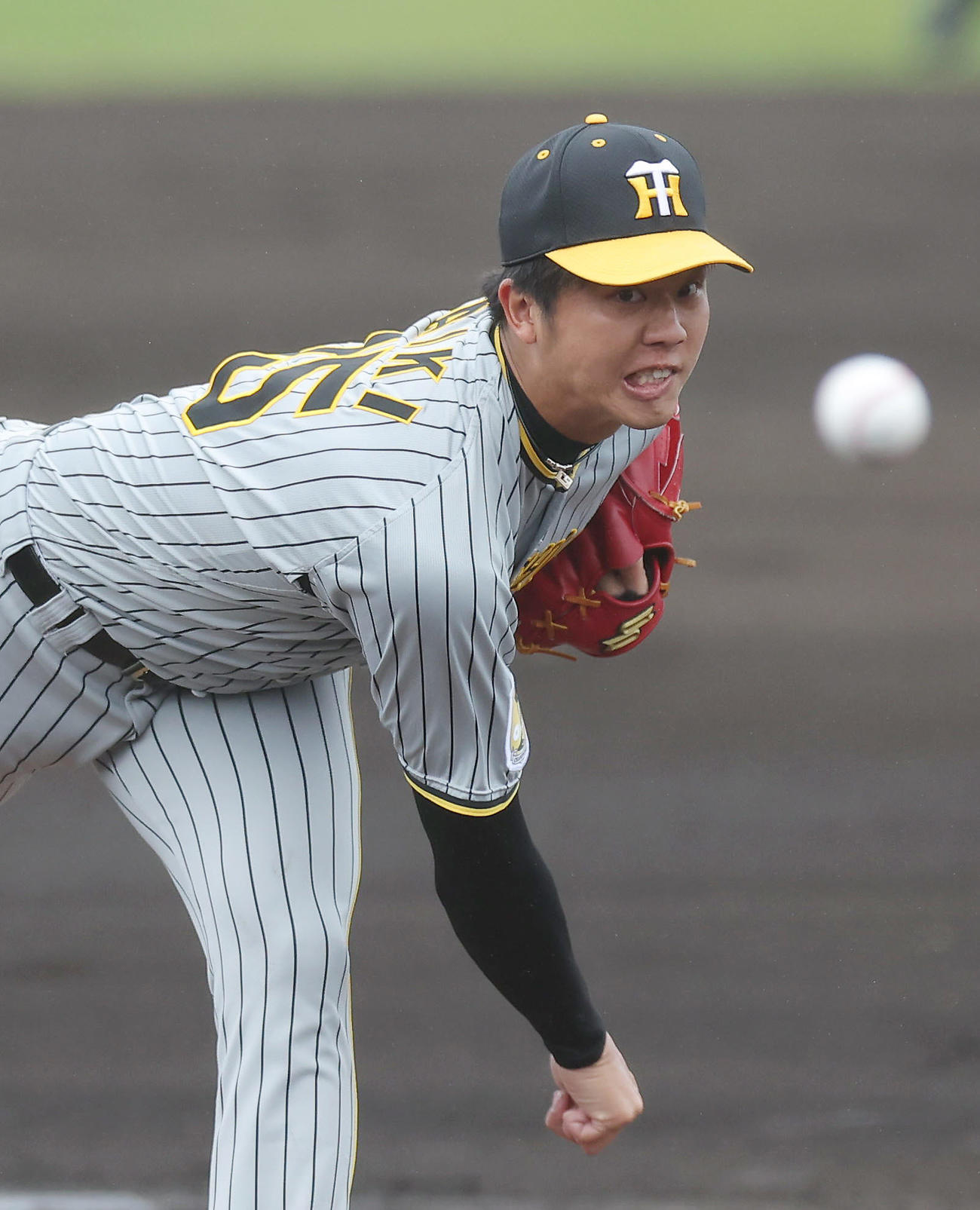 中日対阪神　力投する阪神先発の才木（撮影・前田充）