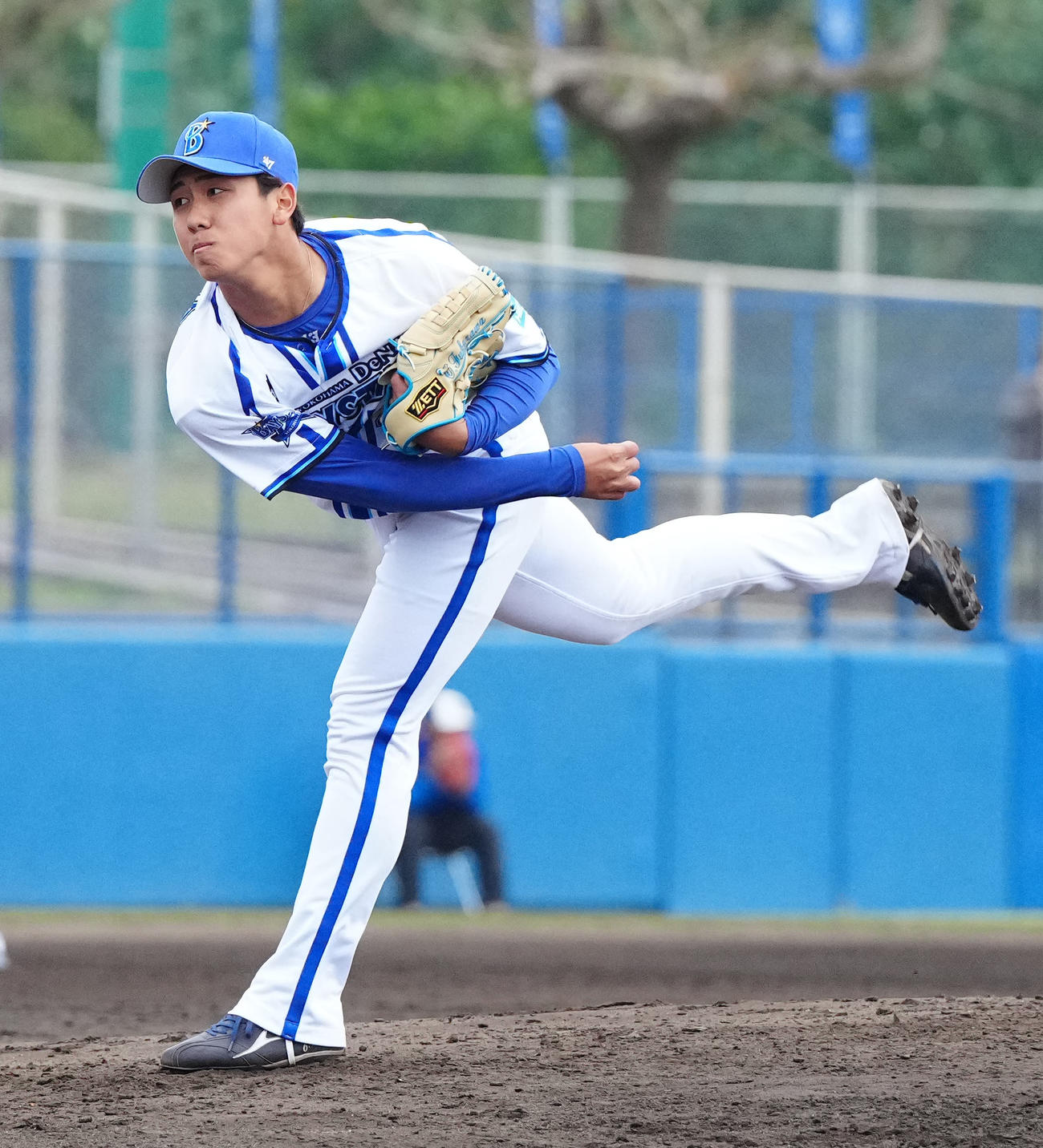DeNA対楽天　DeNA2番手の深沢（撮影・江口和貴）