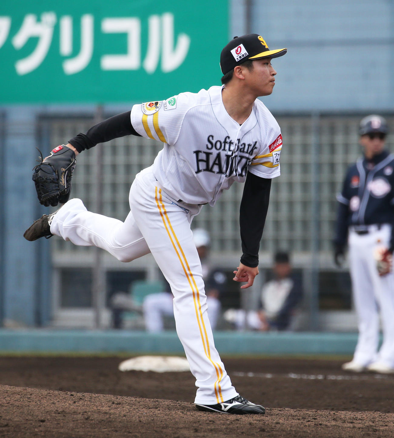 ソフトバンク対斗山ベアーズ　8回にソフトバンク5番手として登板した長谷川（撮影・冨田成美）