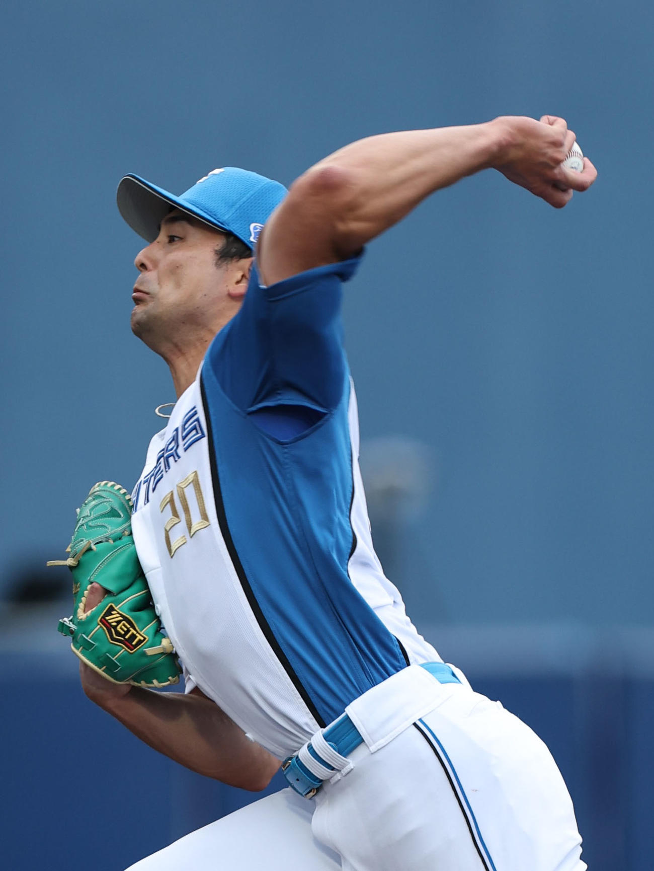 日本ハム対広島　日本ハム先発の上原（撮影・佐藤翔太）