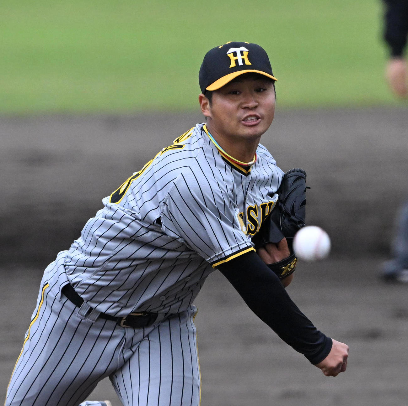 ハンファ対阪神　阪神3番手の松原（撮影・前岡正明）