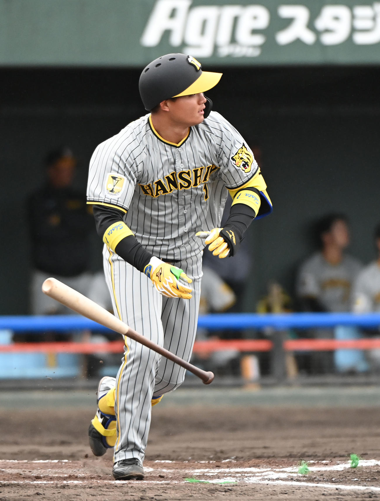 中日対阪神　2回表阪神2死、中越え二塁打を放つ森下（撮影・森本幸一）