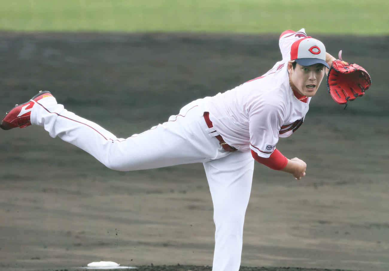 シート打撃に登板した広島九里（撮影・加藤孝規）
