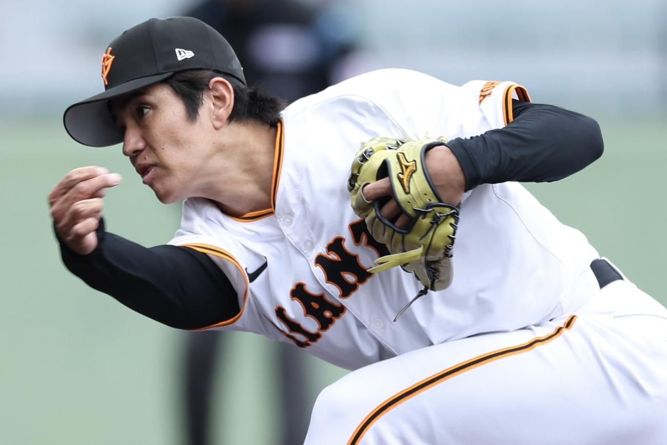 巨人対日本ハム　2回表、巨人2番手で登板する高橋（撮影・河田真司）