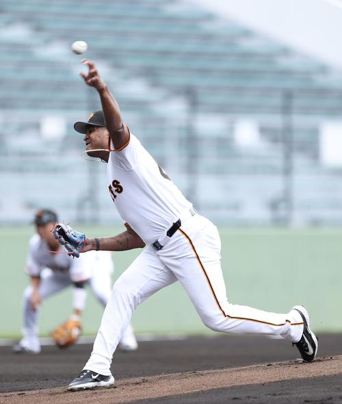 巨人対日本ハム 先発登板する巨人メンデス(撮影・河田真司)