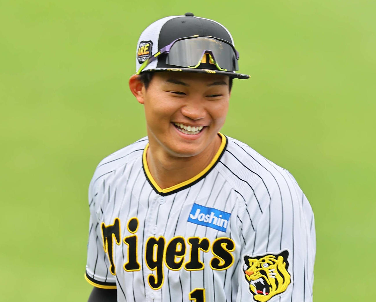 笑顔を見せる阪神森下（撮影・上田博志）