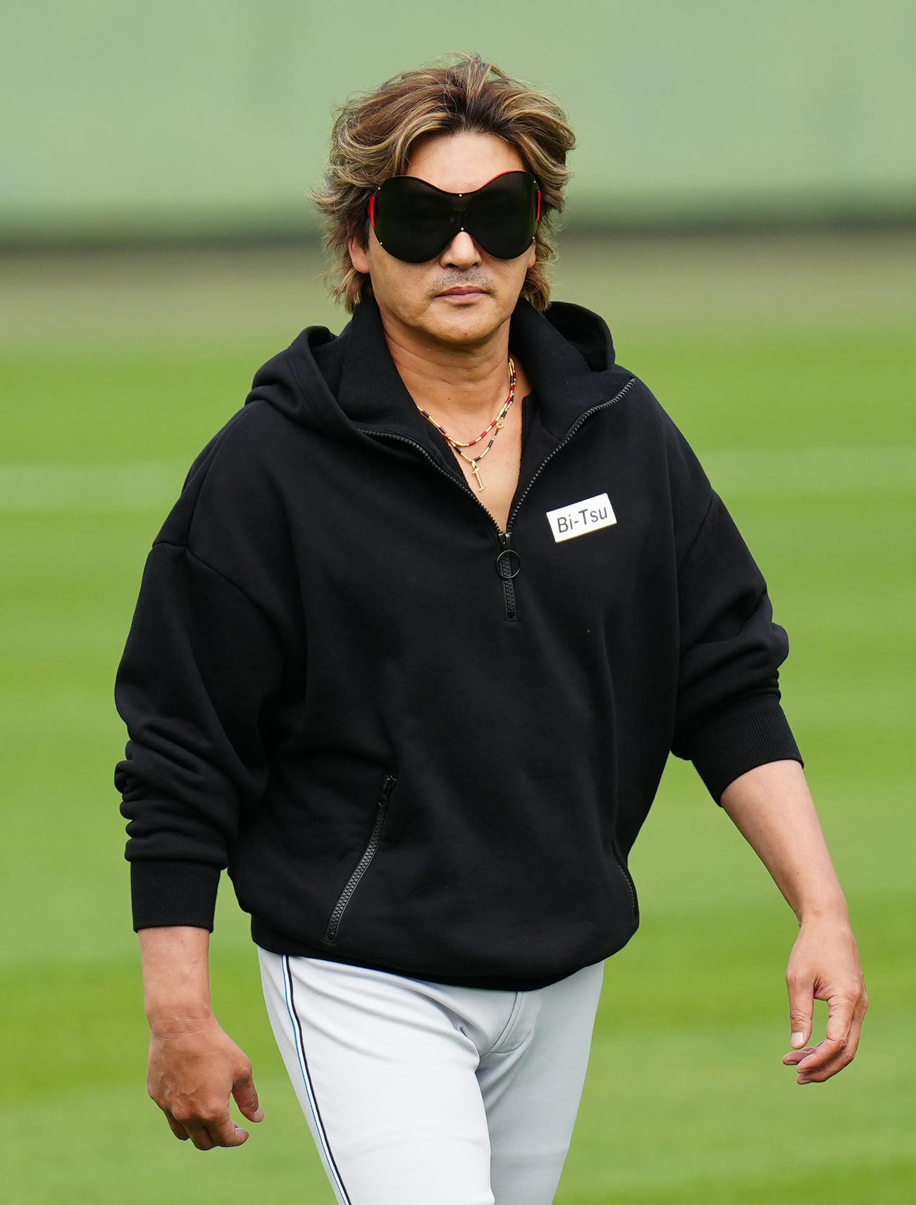 巨人対日本ハム　試合前練習に臨む日本ハム新庄監督（撮影・江口和貴）