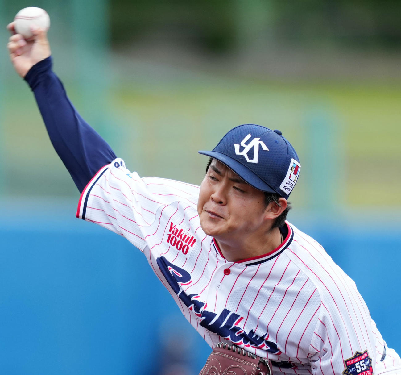 ヤクルト対起亜　3回表から登板したヤクルト松本健（撮影・横山健太）