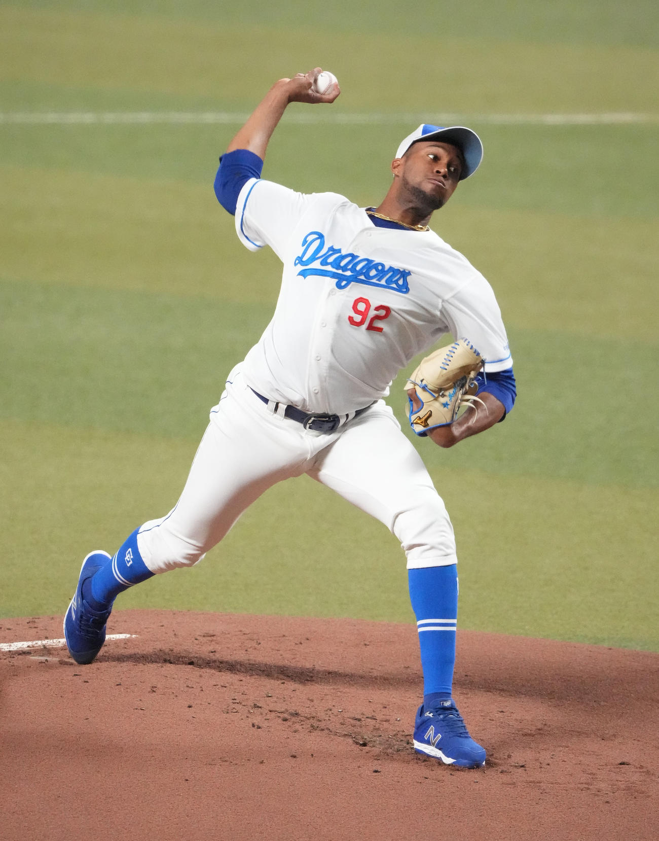 シート打撃練習に登板するマルティネス（撮影・森本幸一）